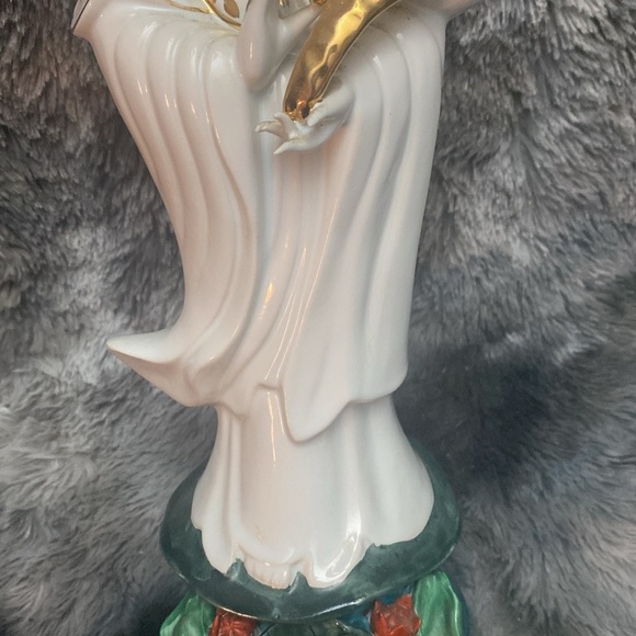 Elegant Porcelain Figurine with Gold Accents - Picture 7 of 16
